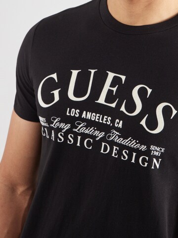 GUESS Μπλουζάκι 'CLASSIC' σε μαύρο