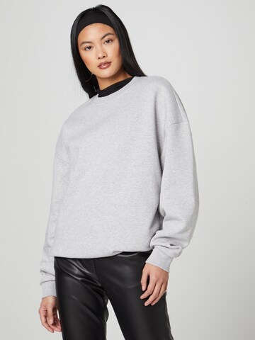 millane Sweatshirt 'Cassandra' in Grau: predná strana