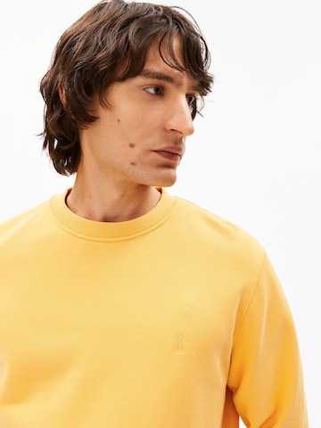 ARMEDANGELS Sweatshirt in Orange