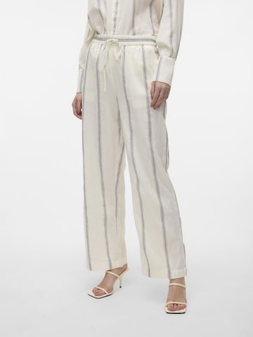 VERO MODA Regular Broek in Wit: voorkant