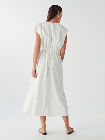 Abito 'Carol' di Willa in bianco: dietro