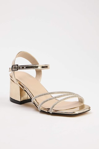 Trendyol - Sandalias con hebilla en oro