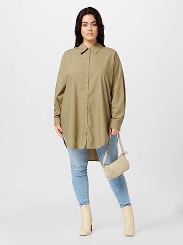 Camicia da donna 'TIM' di ONLY Carmakoma in beige