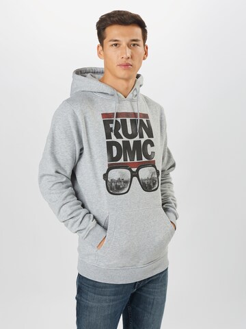 Mister Tee Sweatshirt 'Run DMC City Glasses' in Grau: predná strana