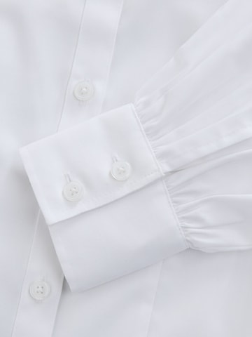 Bluză de la CLARKS pe alb