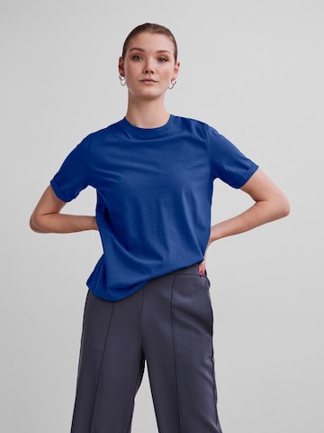 T-shirt 'Ria' PIECES en bleu : devant