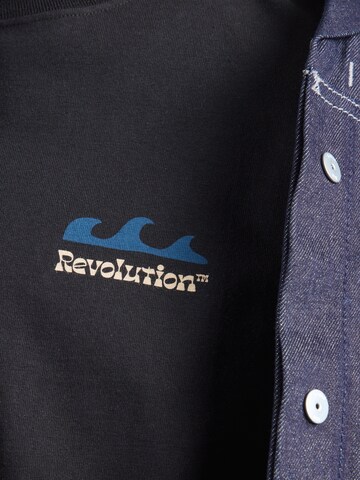 Revolution T-Shirt in Schwarz