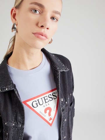 T-shirt 'ICONIC' GUESS JEANS en bleu