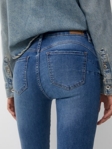 Pull&Bear Skinny Jeans in Blau