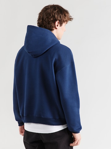 HOLLISTER Majica 'REDBULL' | modra barva