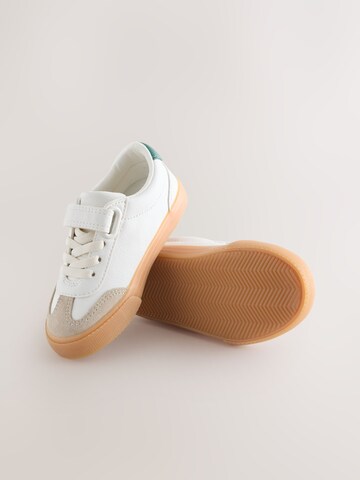 Next Кроссовки в Белый