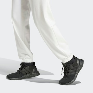 ADIDAS SPORTSWEAR Tapered Sporthose 'Essentials' in Weiß