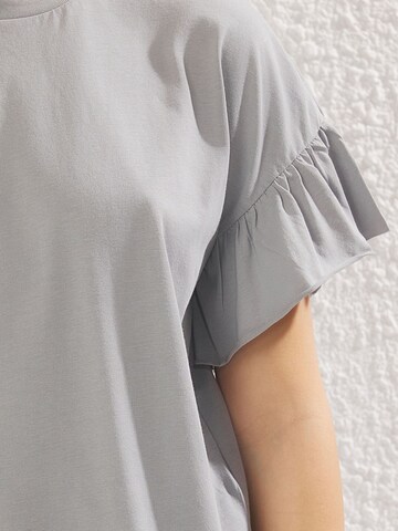 Trendyol Shirt in Grey