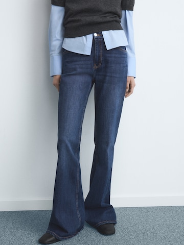 MANGO Разкроени Дънки 'VIOLETA' в синьо: отпред