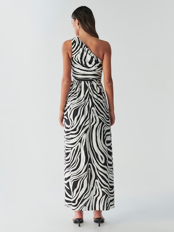 Rochie 'LEYLA ' de la BWLDR pe negru: spate