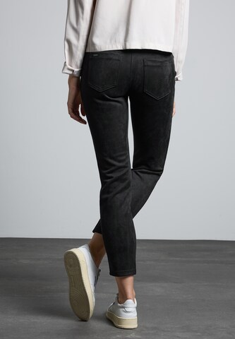 Coupe slim Pantalon STREET ONE en noir
