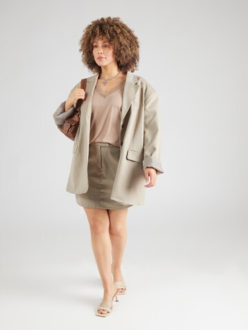 Vero Moda Curve T-Shirt 'VMCSAVANNAH' in Beige
