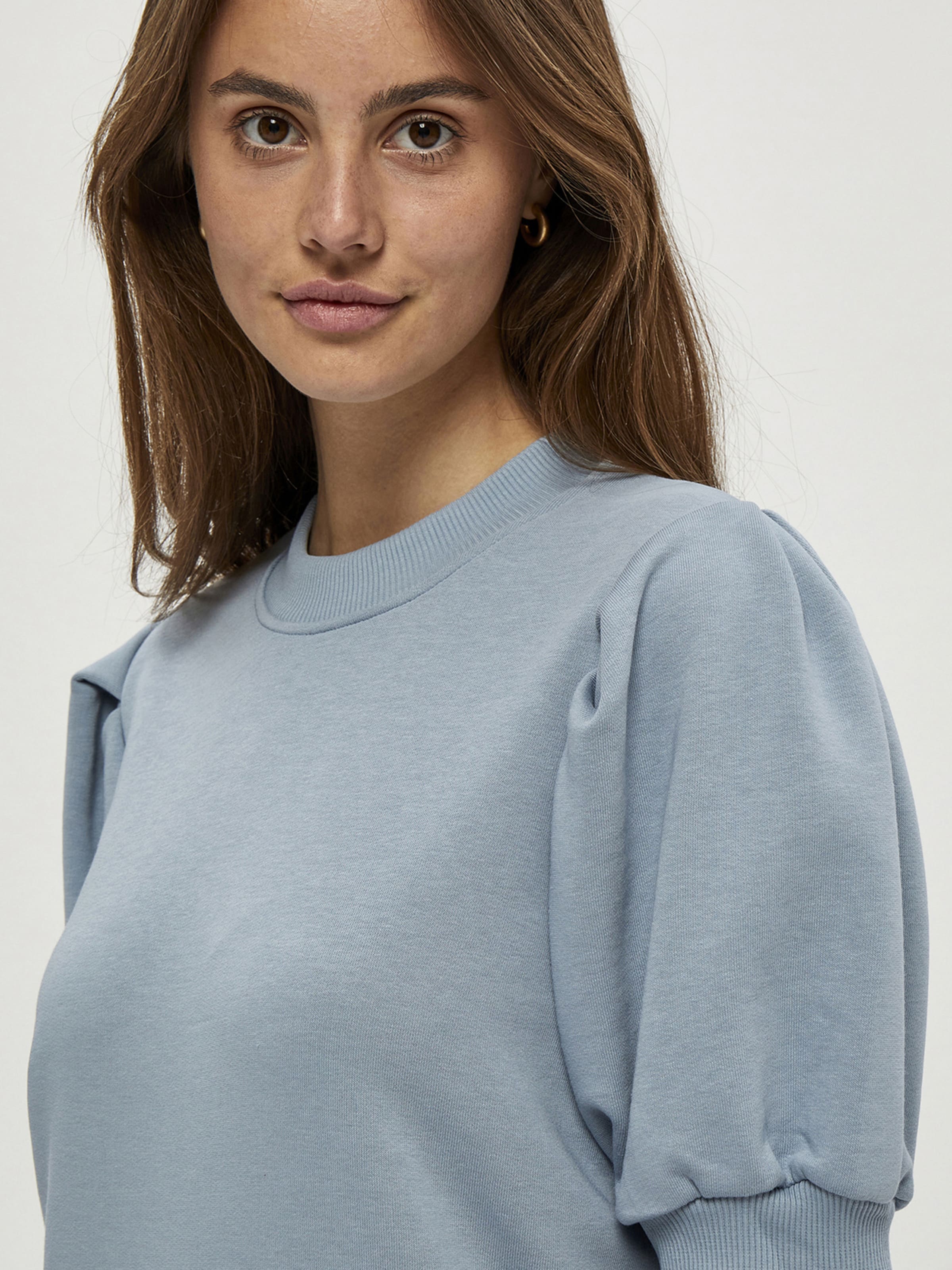 minus - Sweatshirt 'Mika' em azul