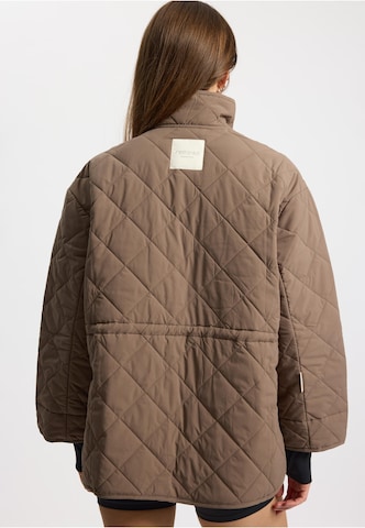 Veste mi-saison 'Lyon' rethinkit studios en marron