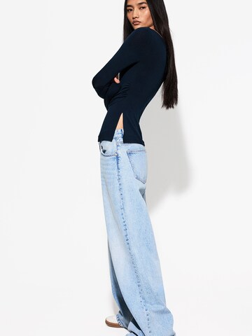 Bershka Тениска в синьо