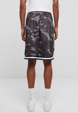 Urban Classics Loose fit Trousers in Brown