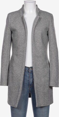 ONLY Jacket & Coat in XS in Grey: front