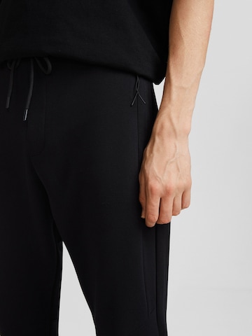 Bershka Zúžený Kalhoty – černá