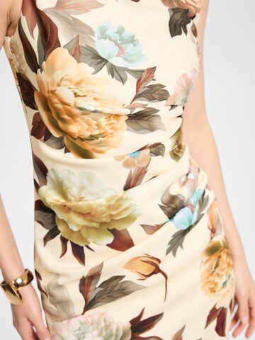 SWING - Vestido en beige