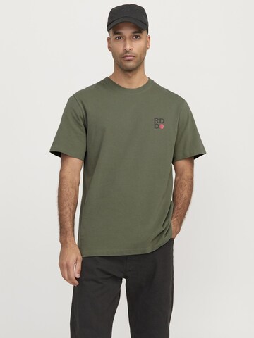 R.D.D. ROYAL DENIM DIVISION Bluser & t-shirts i grøn: forside