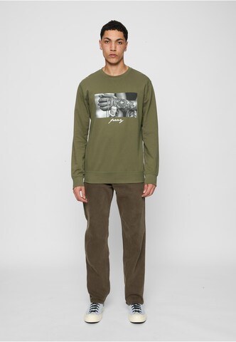 MT Men Sweatshirt 'Pray 2.0' in Grün