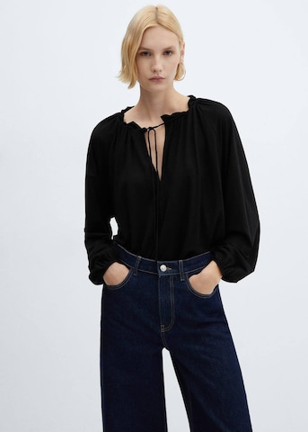 MANGO Blouse 'Sweet' in Zwart: voorkant