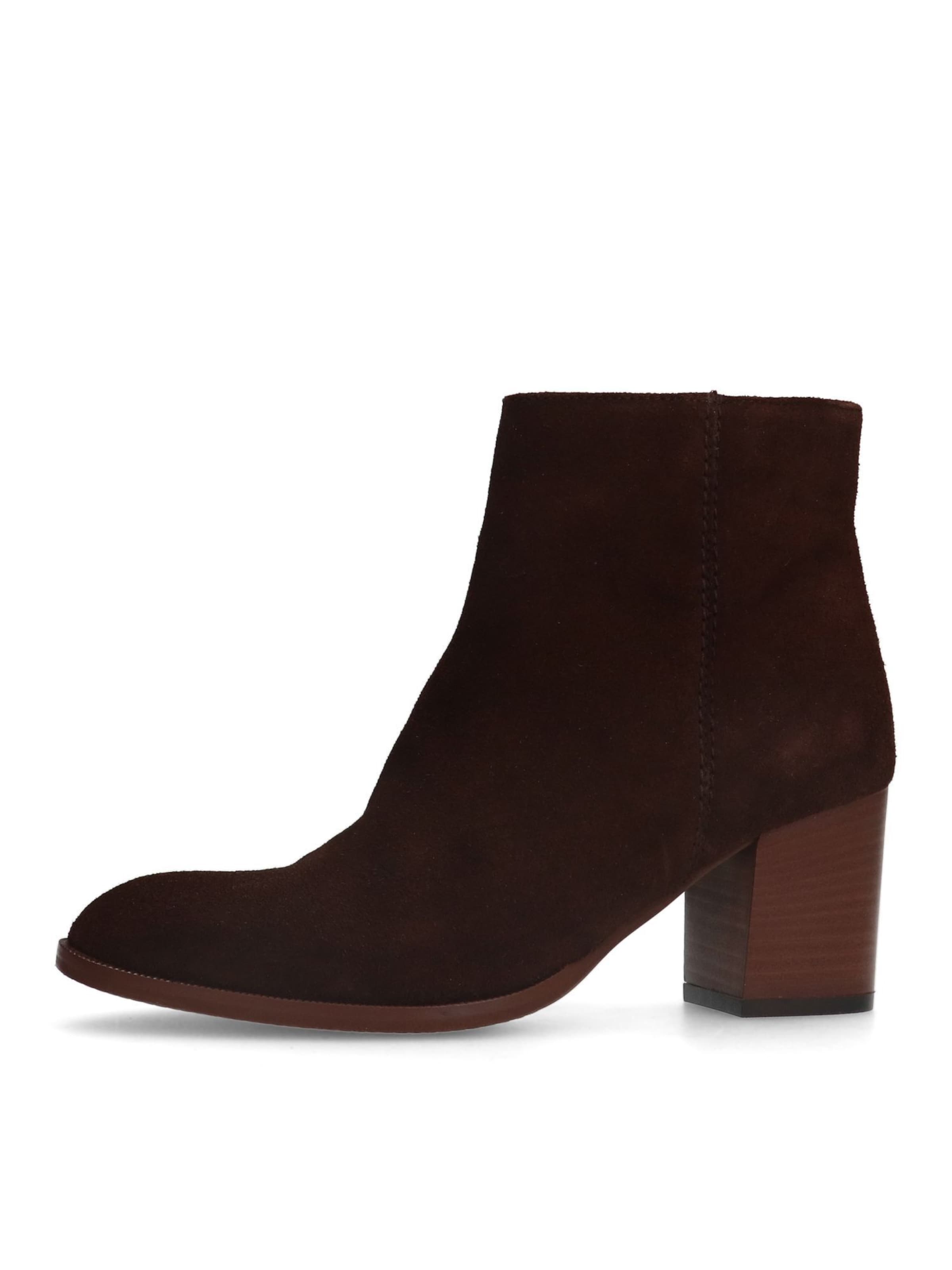 MANFIELD Booties in Brown: front