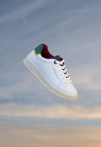 TOMMY HILFIGER - Zapatillas deportivas 'HAMPTON' en blanco