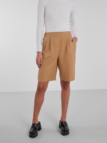 PIECES Loose fit Pleat-Front Pants 'Tally' in Brown: front