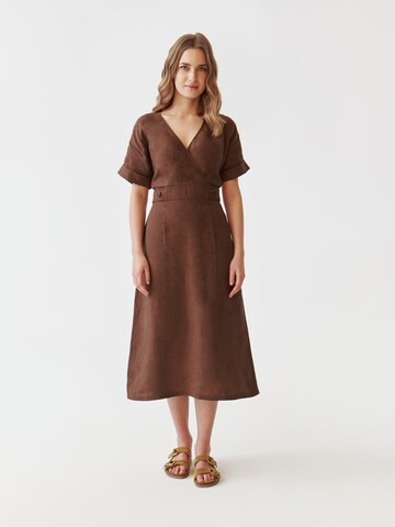 TATUUM - Vestido 'Zerkina' en marrón