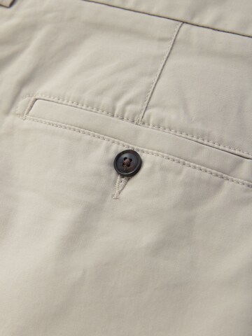 Next Slimfit Shorts in Weiß