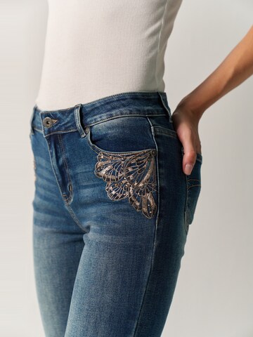 regular Jeans di KOROSHI in blu