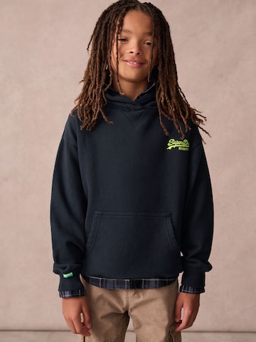 Superdry Sweatshirt 'Essentials' in Blau: Vorderseite