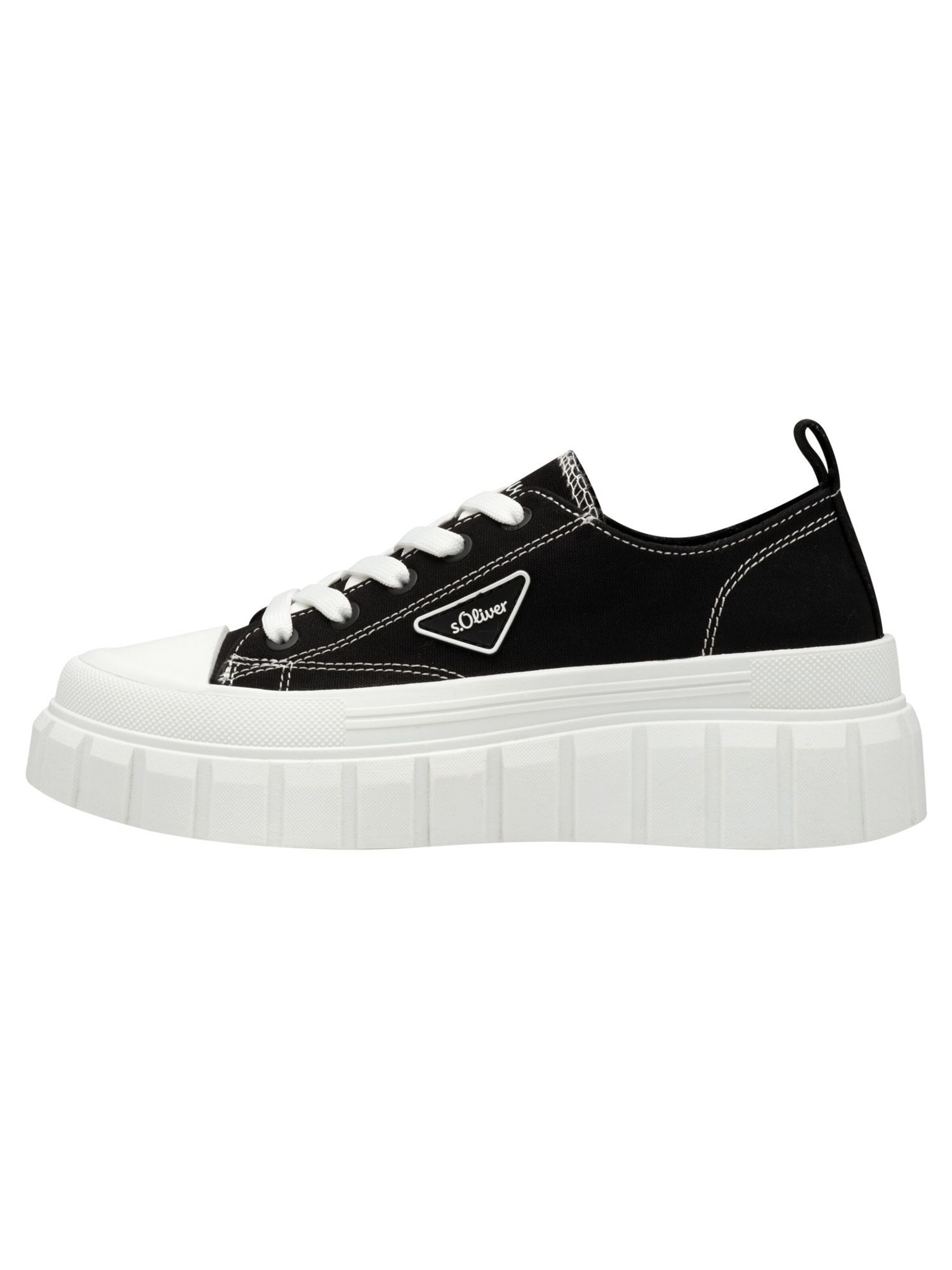 s.Oliver Sneakers in Black