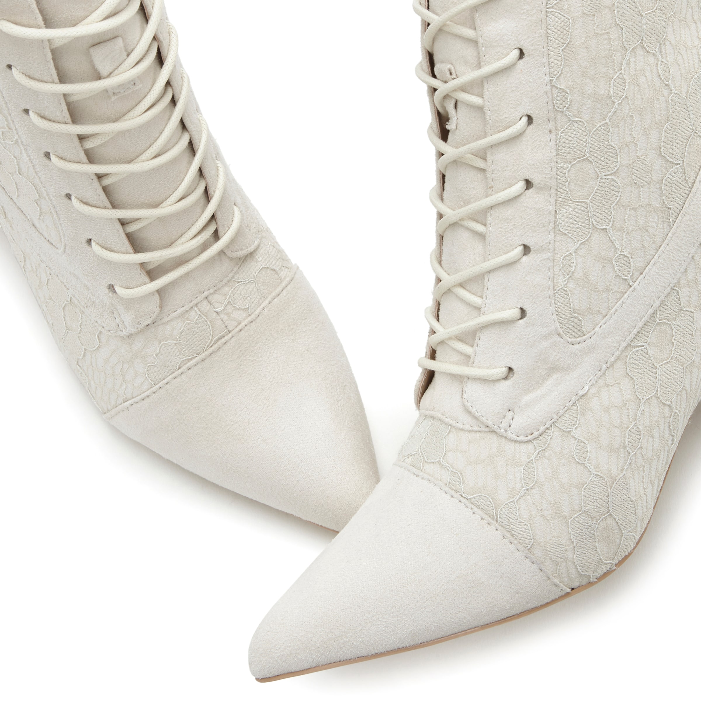 LASCANA Μποτάκι με κορδόνια σε λευκό