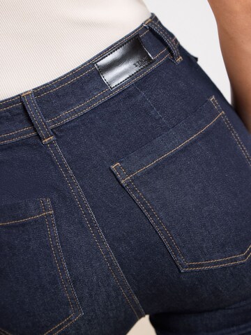 Lipsy Flared Jeans in Blue