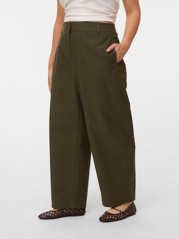 Vero Moda Curve Barrel Pants 'VMCSofia' in Green: front