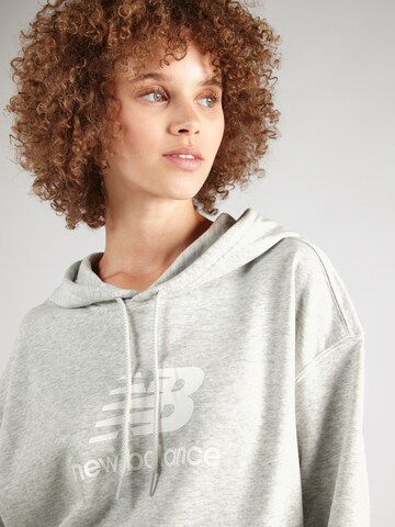 new balance Sweatshirt 'ESSENTIALS' in Grau