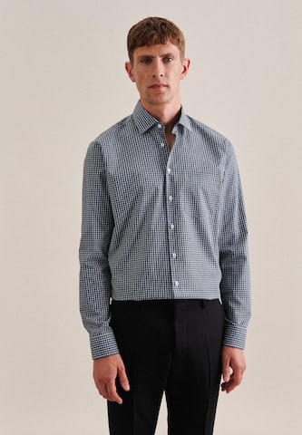 Coupe regular Chemise business 'SMART ESSENTIALS' SEIDENSTICKER en bleu : devant