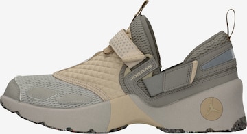 pilka Jordan Sportbačiai be auliuko 'Trunner': priekis