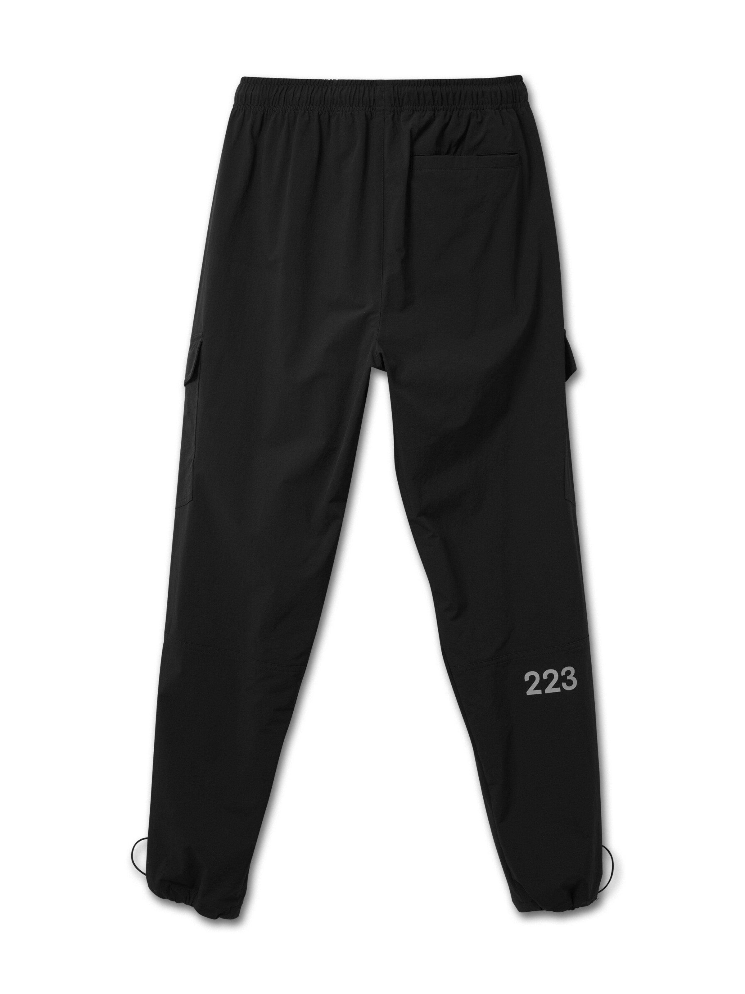 HALO Regular Pants in Black