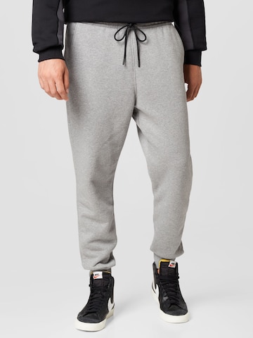Effilé Pantalon Jordan en gris : devant