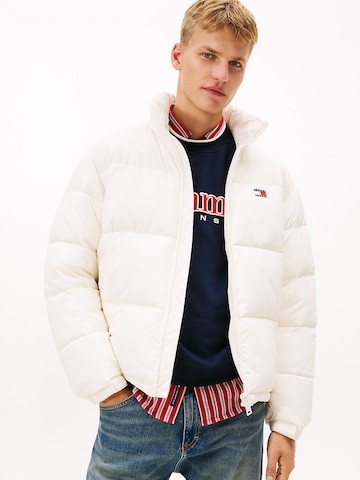Tommy Jeans Winterjas in Wit: voorkant