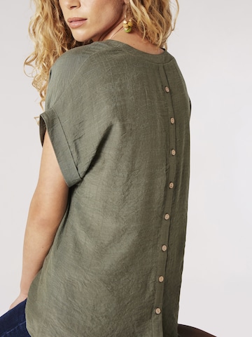 Apricot Shirt in Green