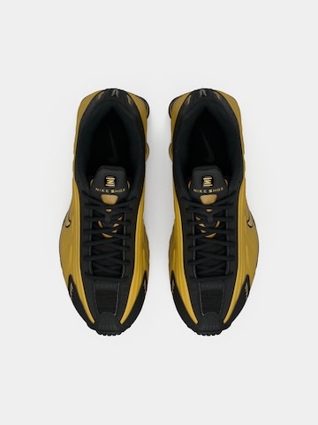 Nike Sportswear Tenisky 'SHOX R4' – zlatá